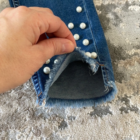 Zara Jeans with Pearls at Ankles - Picture 3 of 7